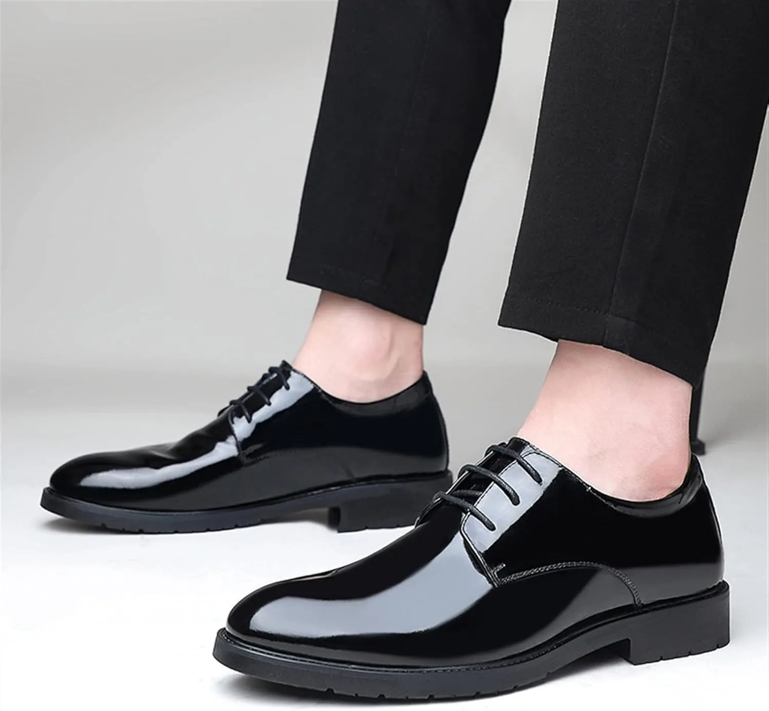 Single Season Dress Oxford for Men Lace Up Round Toe Derby Shoes Patent Leather Non Slip Rubber Sole Block Heel Low Top Party Very Popular Among Young People